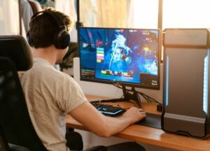 Man while you play on the pc
