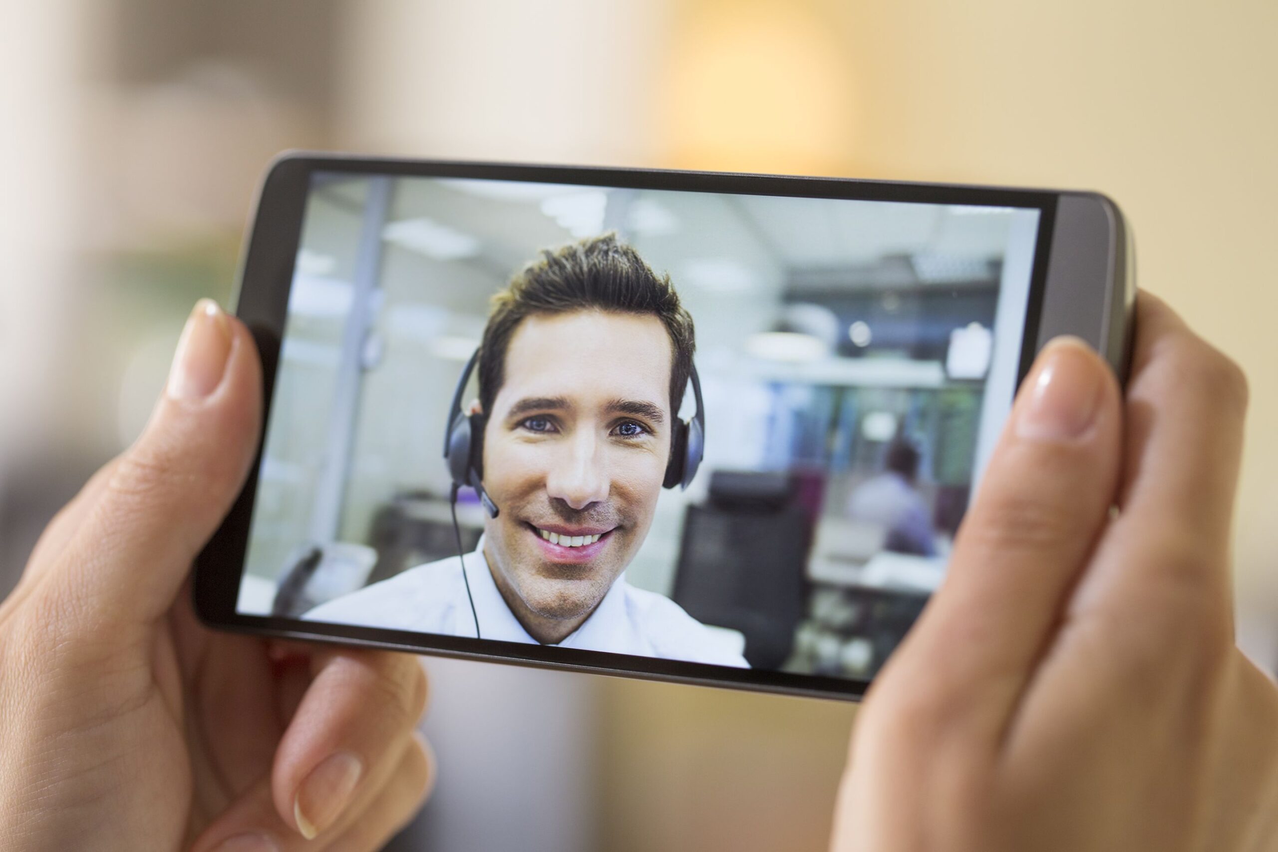 Are you looking for an alternative Skype? We present 5 Messenger