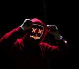Social networks: how to deal with trolls on the Internet?